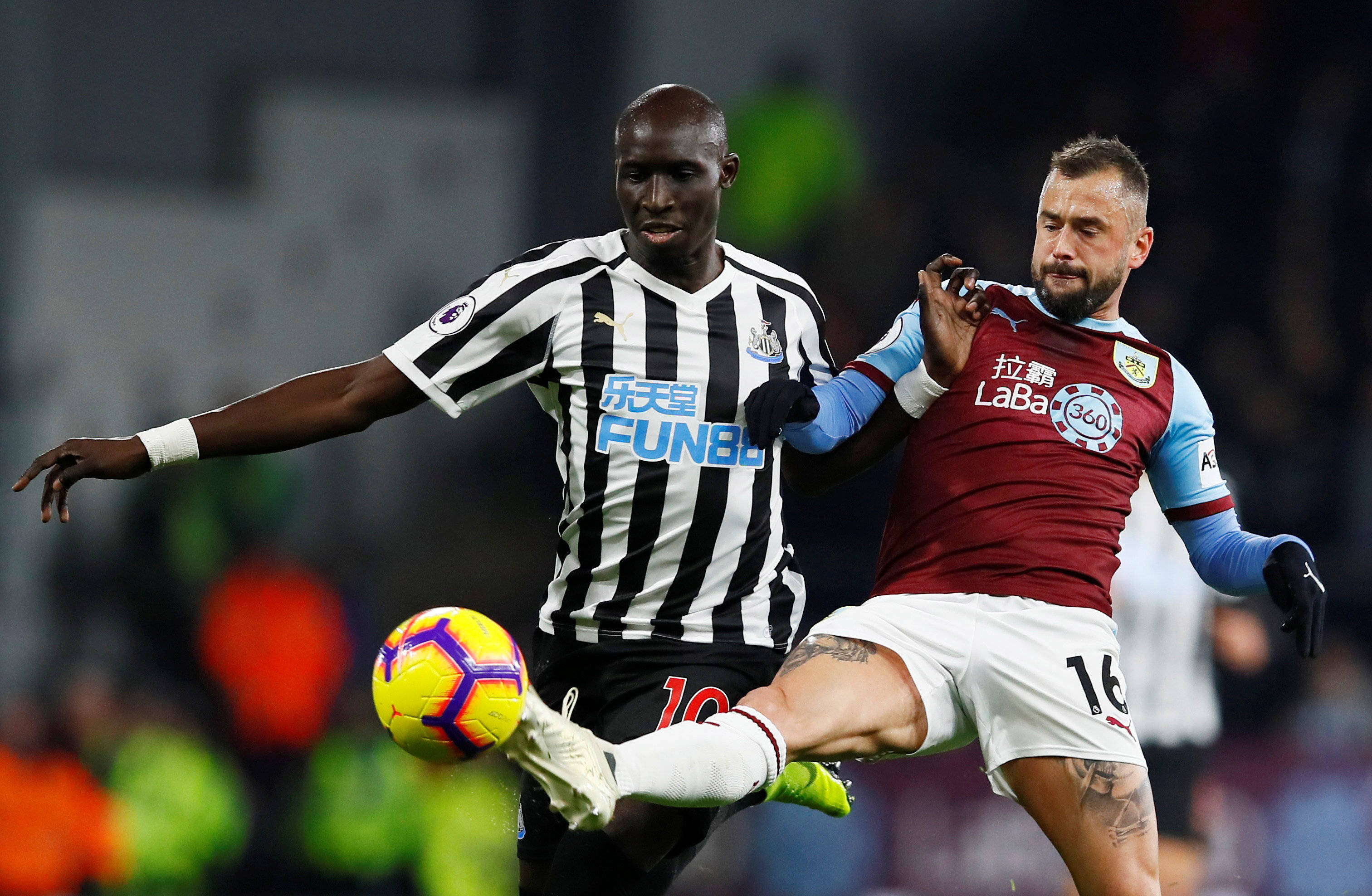 阿斯顿维拉战胜莱切斯特城，赢得宝贵分数