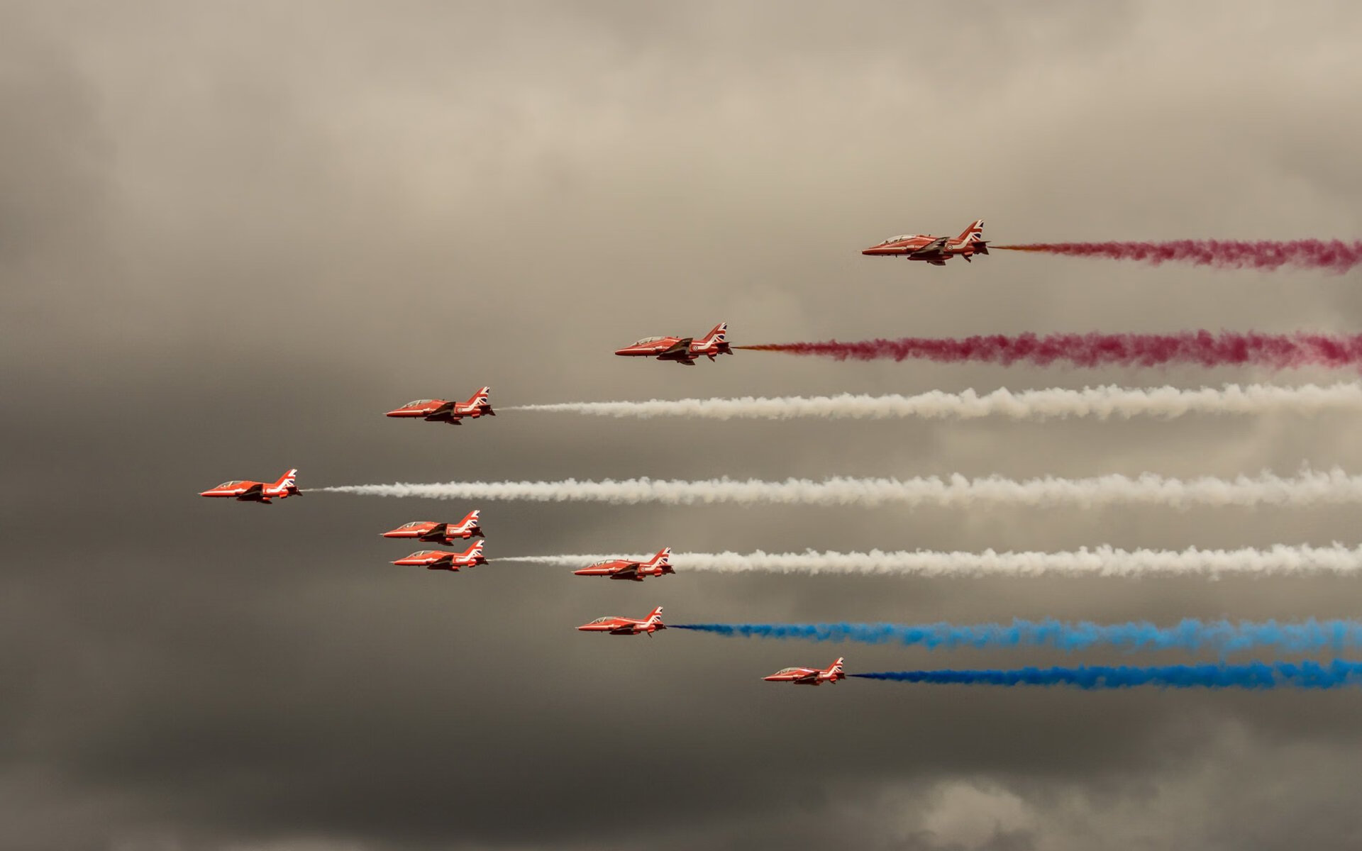 孤胆英雄的里程碑之夜，东契奇压哨绝杀黄蜂，开拓者险胜背后的传奇时刻