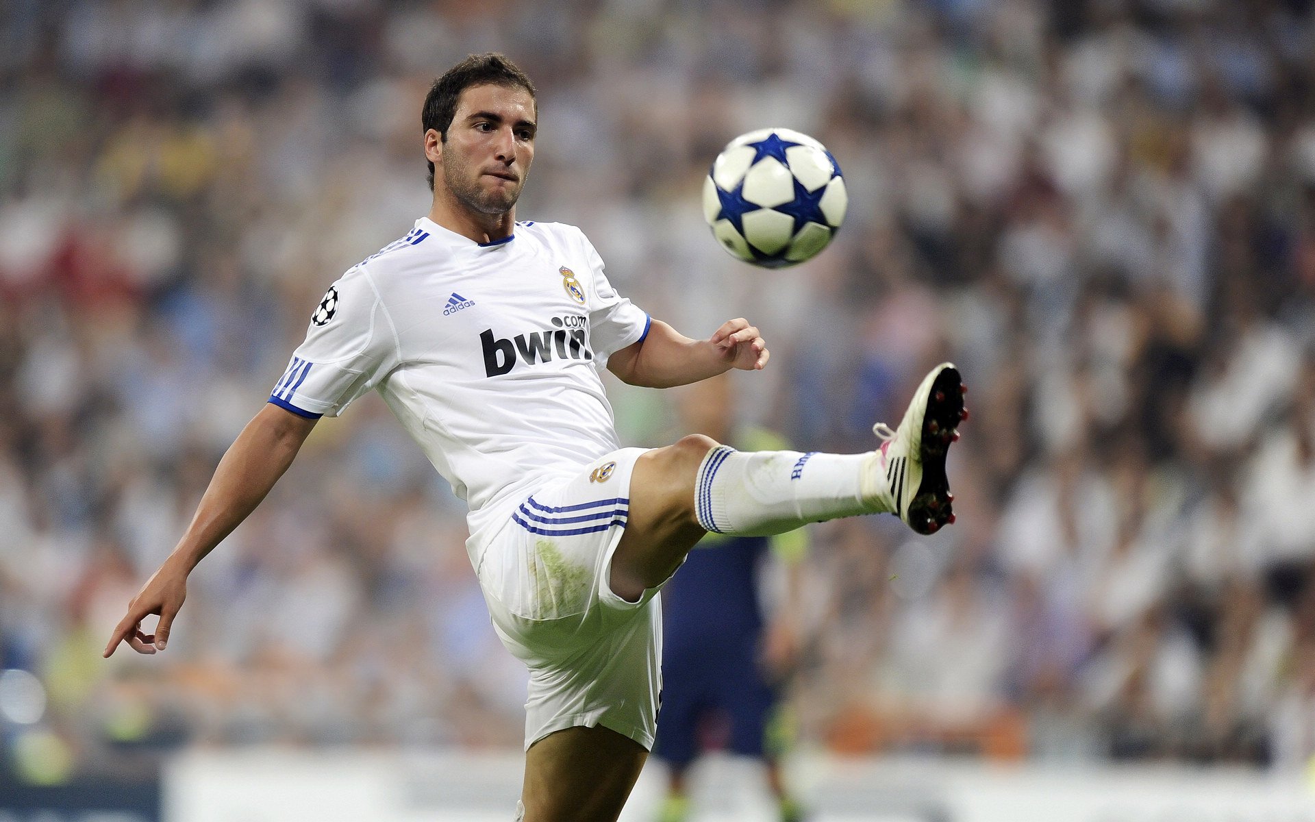 当纽约风暴席卷东北，保罗的指挥艺术与尼克斯的体系碾压